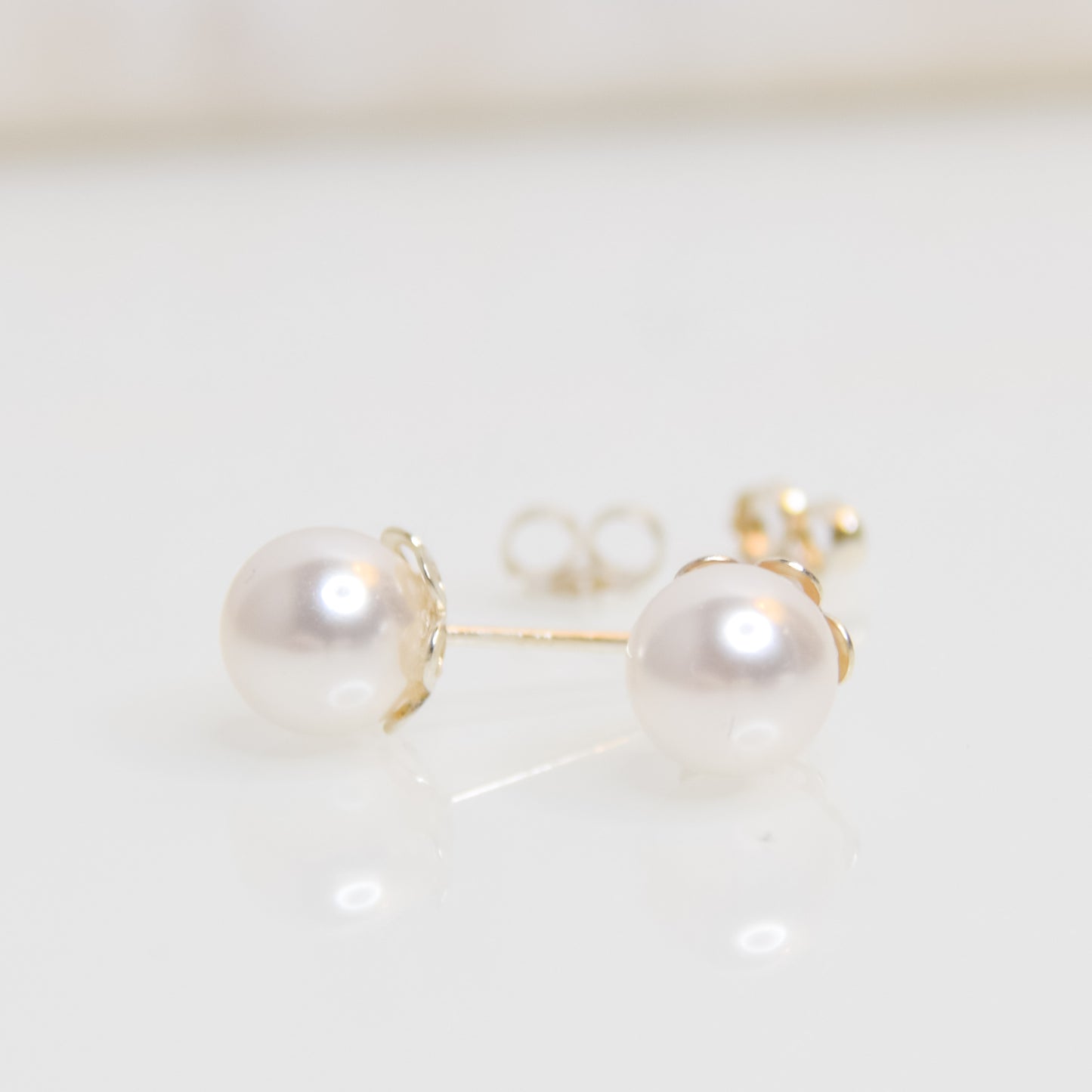 Classic Pearl Stud